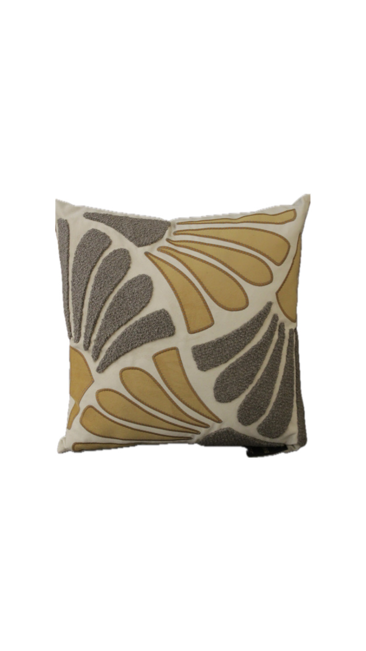 ALMOHADÓN VEL OFF 52X52 C/APLIC+BORD REL BCL DOURADO COD. 012-48