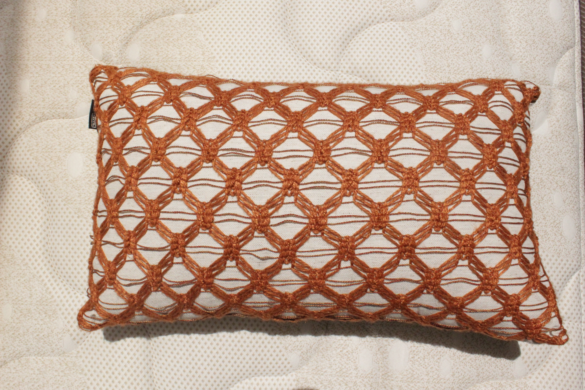 ALMOHADÓN CROCHE ESTAMPADO 35X52 OCRE COD. 020-34